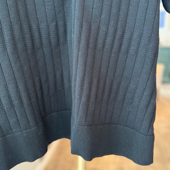 Maurices Black Lightweight V Neck Short Puff Sleeve Sweater With Ruching - XL - Picture 8 of 9